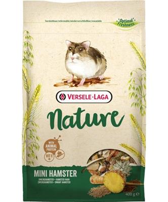 Mini hamster nature